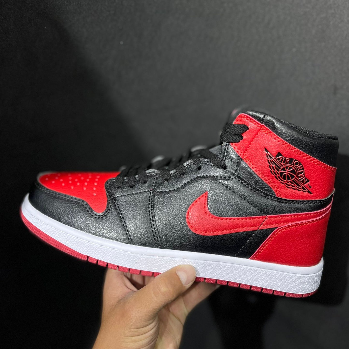 AIR JORDAN RETRO 1
