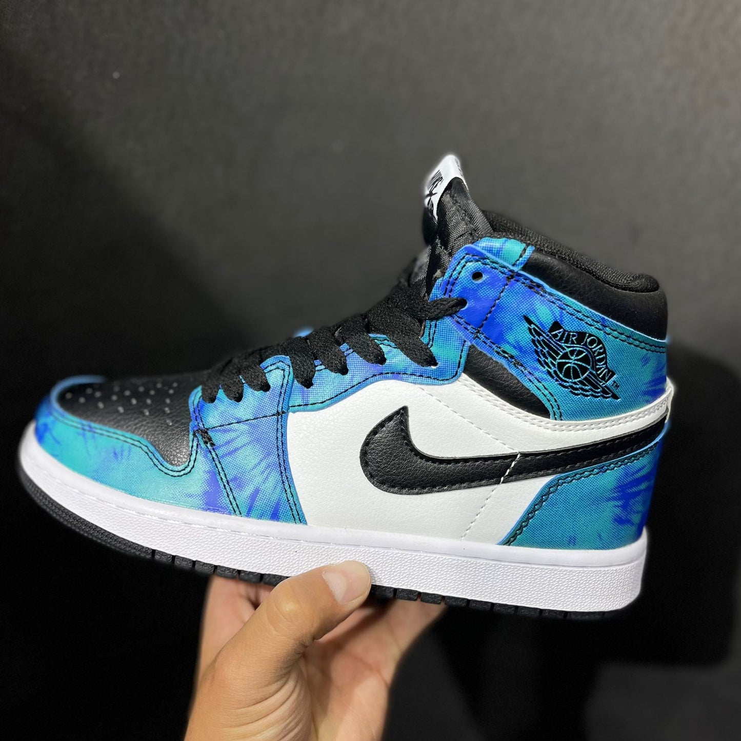 AIR JORDAN RETRO 1