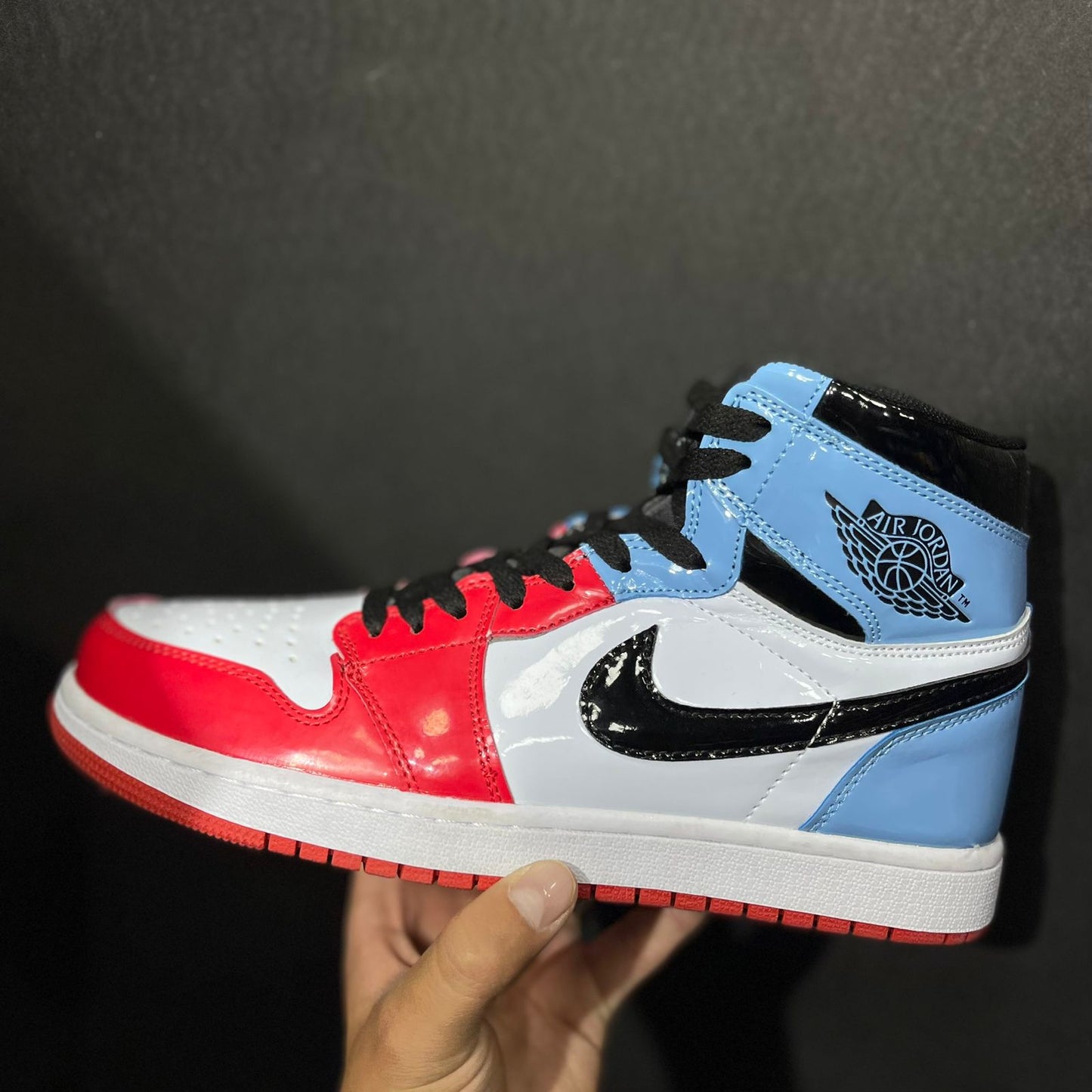 AIR JORDAN RETRO 1