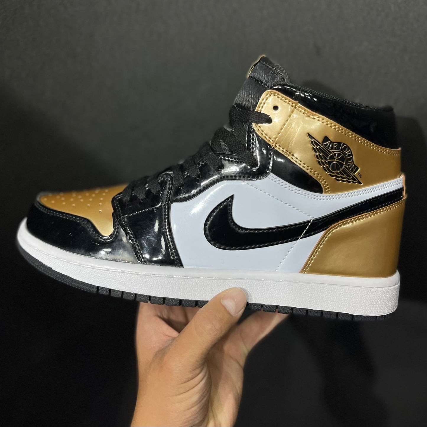 AIR JORDAN RETRO 1