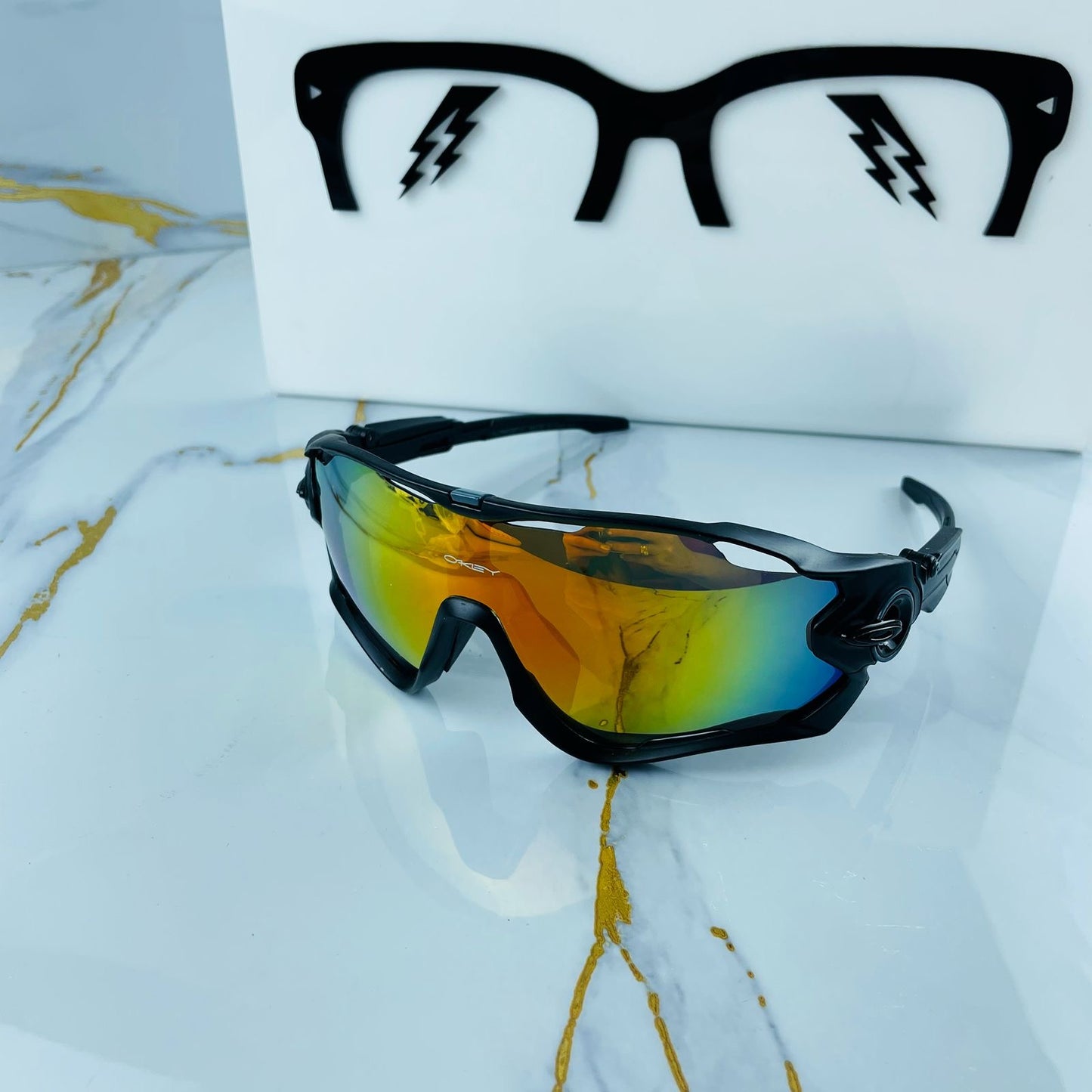 OAKLEY