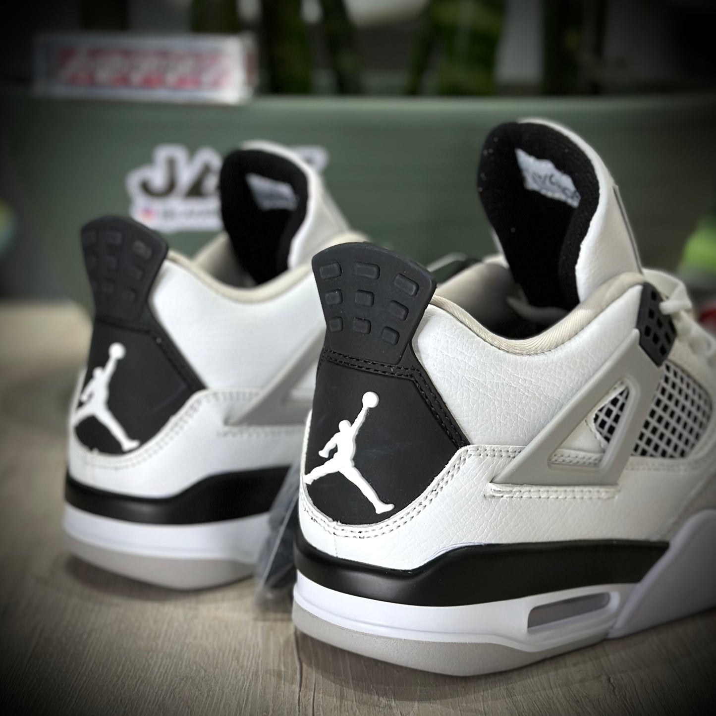 JORDAN 4 MILITARY BLACK