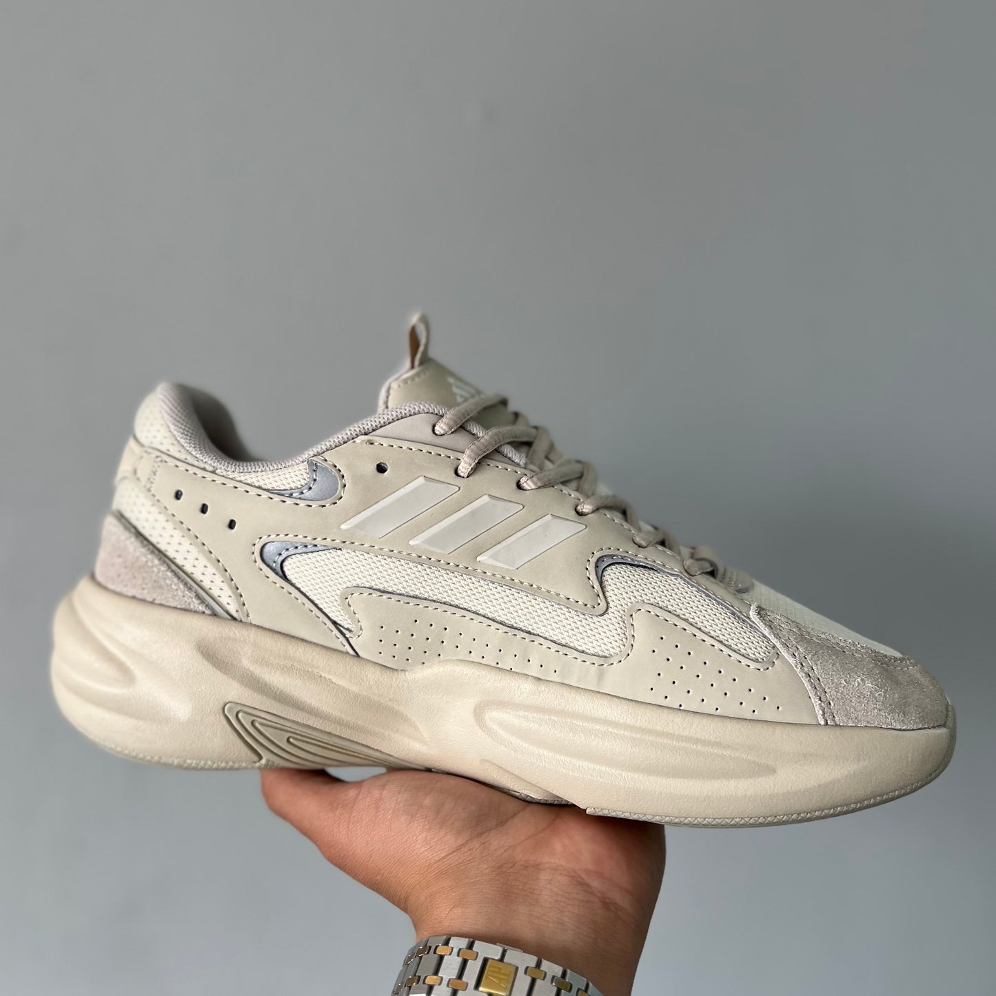 ADIDAS OZELIA