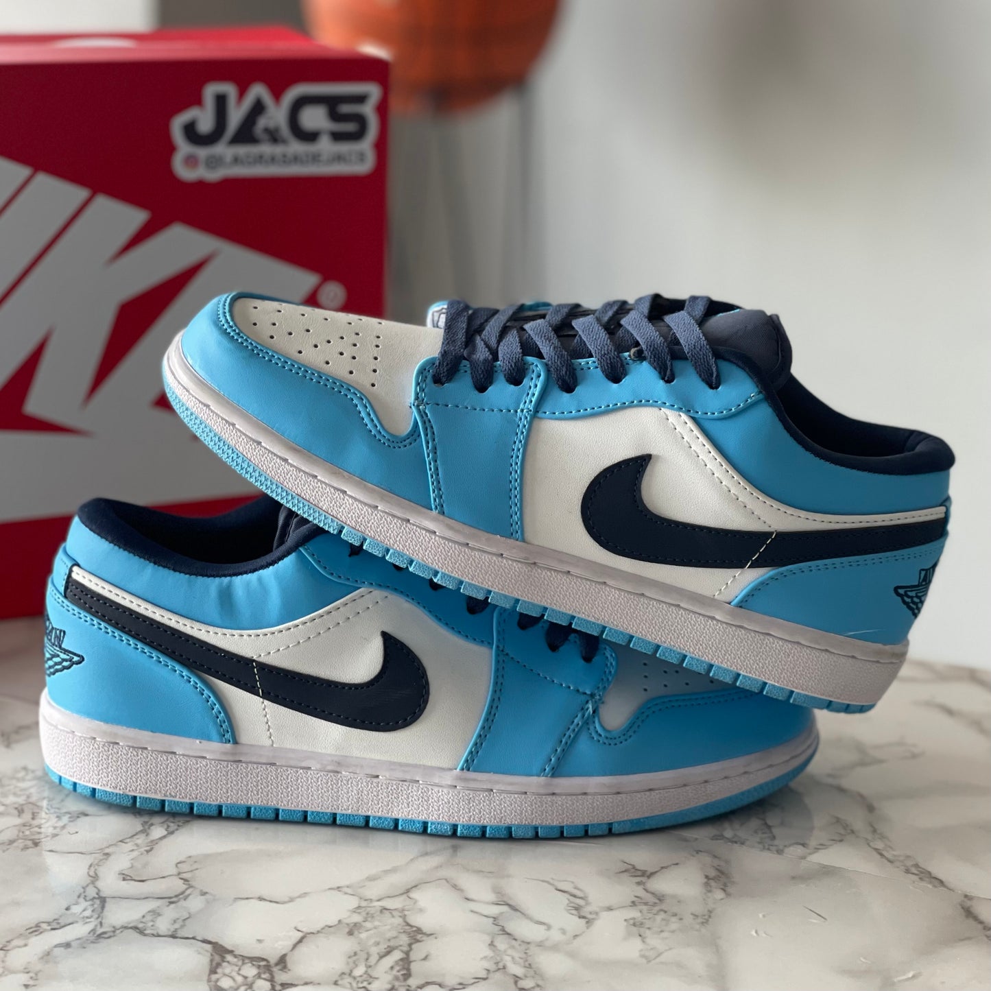 AIR JORDAN 1 LOW UNC UNIVERSITY