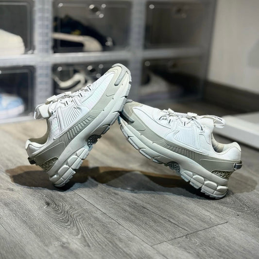 NIKE ZOOM VOMERO ROAM