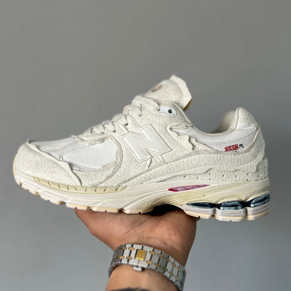 NEW BALANCE 2002R