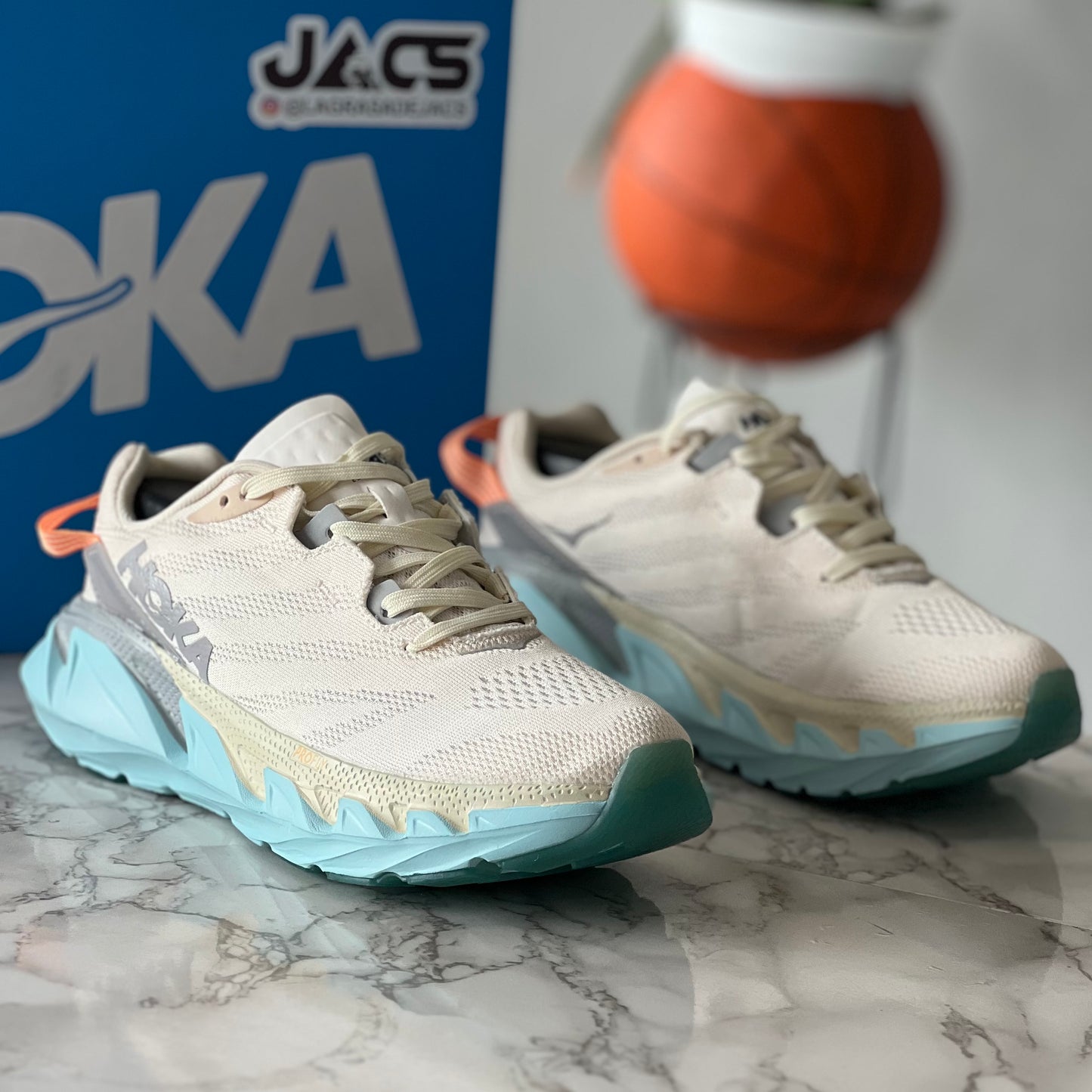 HOKA ONE ELEVON 2