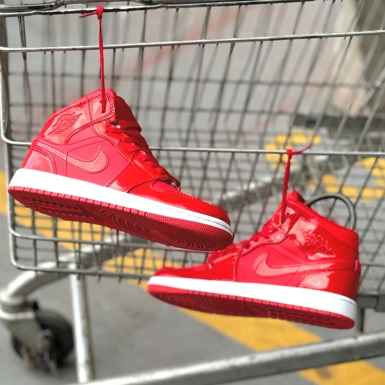 AIR JORDAN MID POMEGRANATE