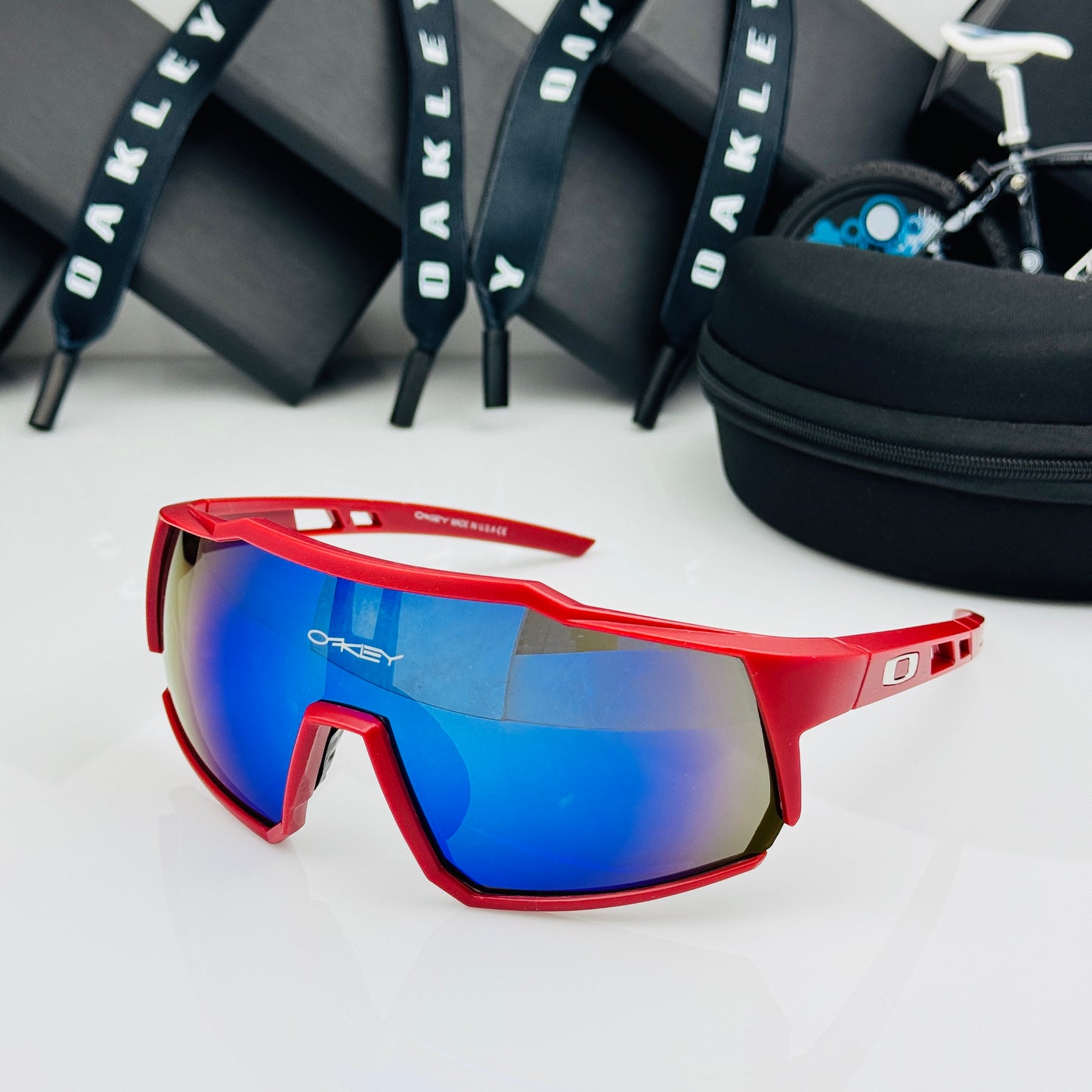OAKLEY