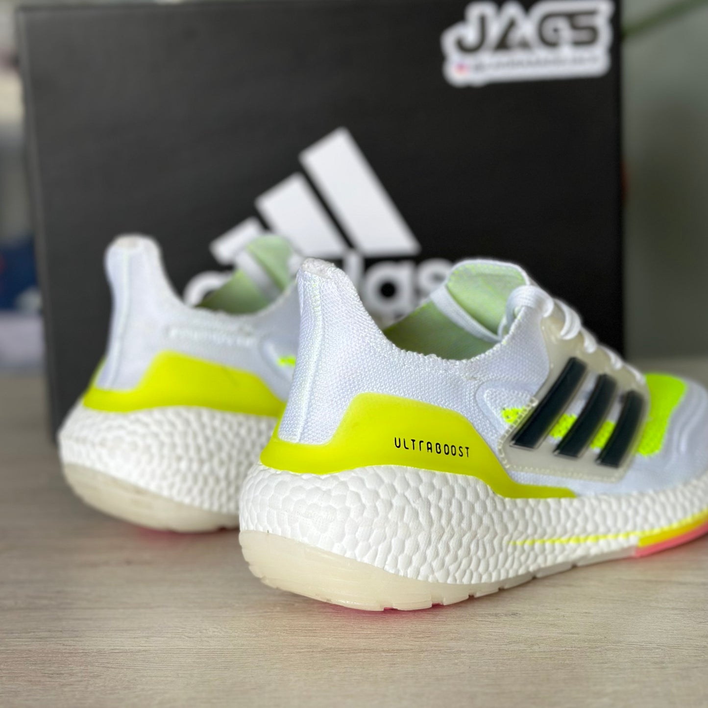 ADIDAS ULTRABOOST