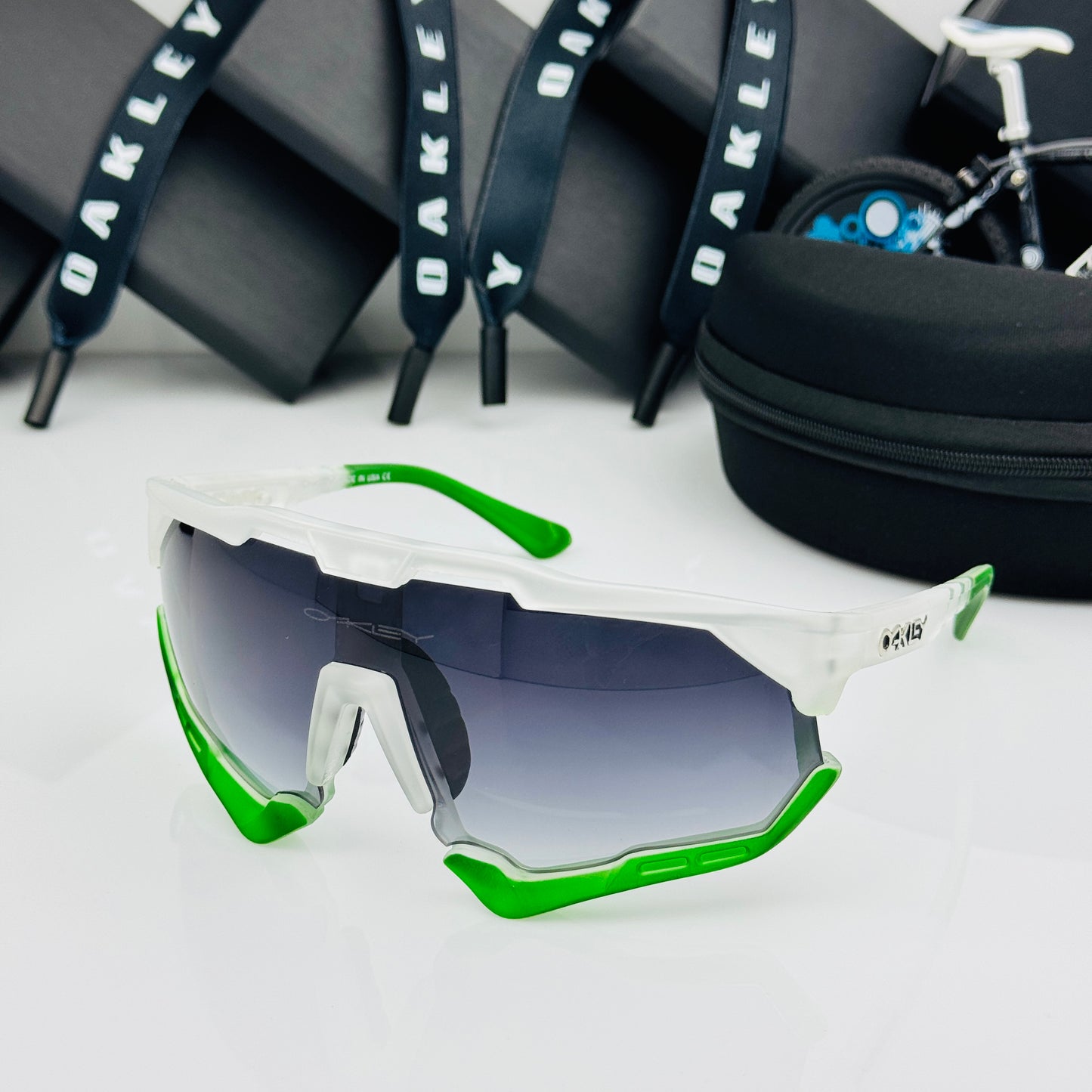 OAKLEY