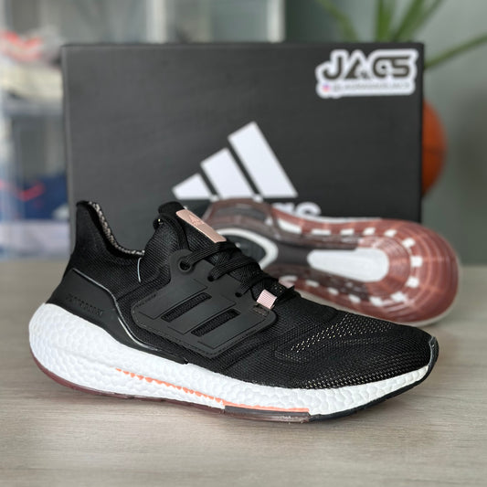 ADIDAS ULTRABOOST