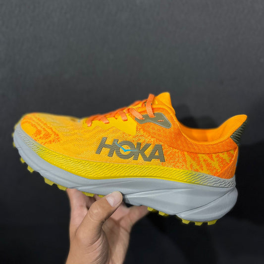 HOKA CLIFTON 9