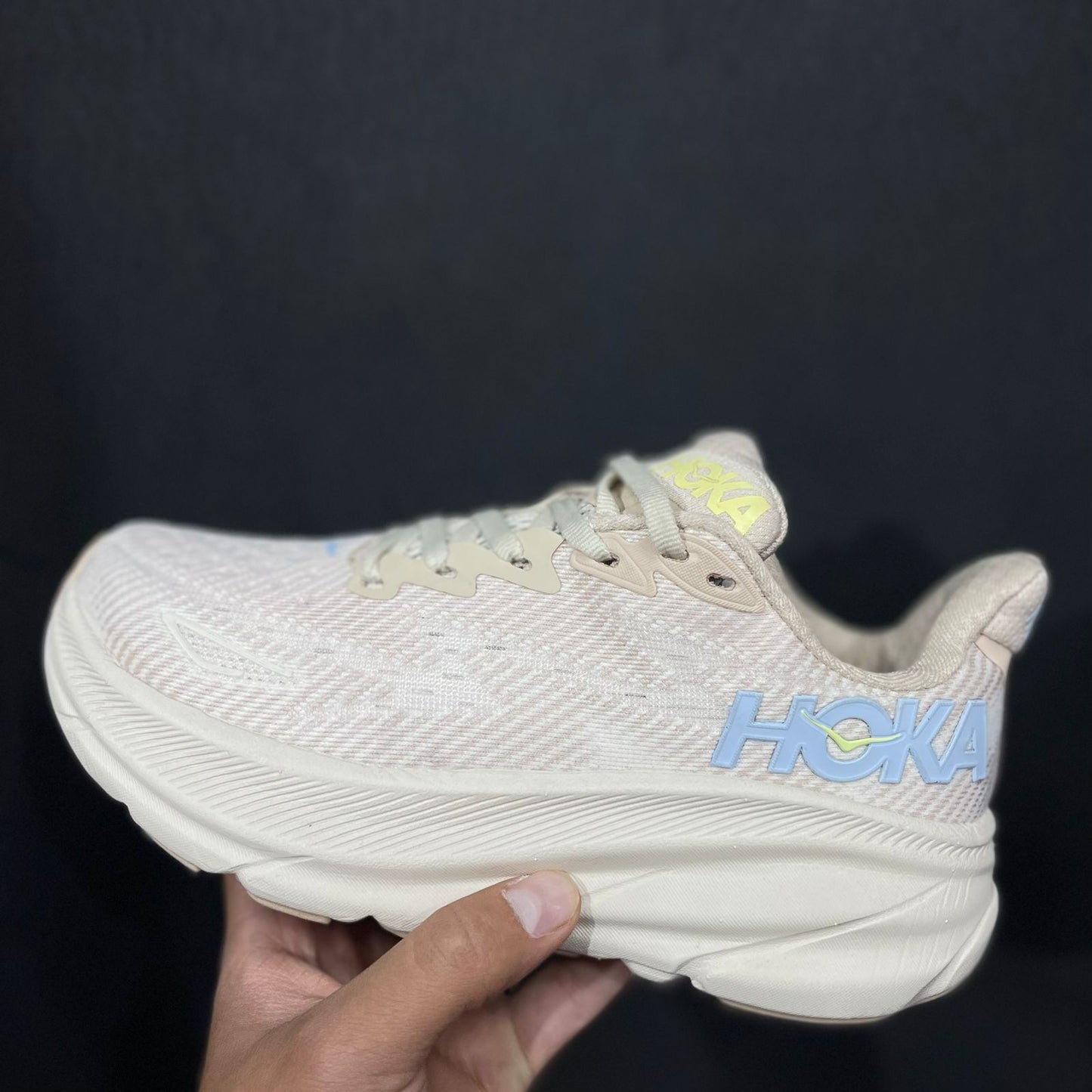 HOKA ONE ONE