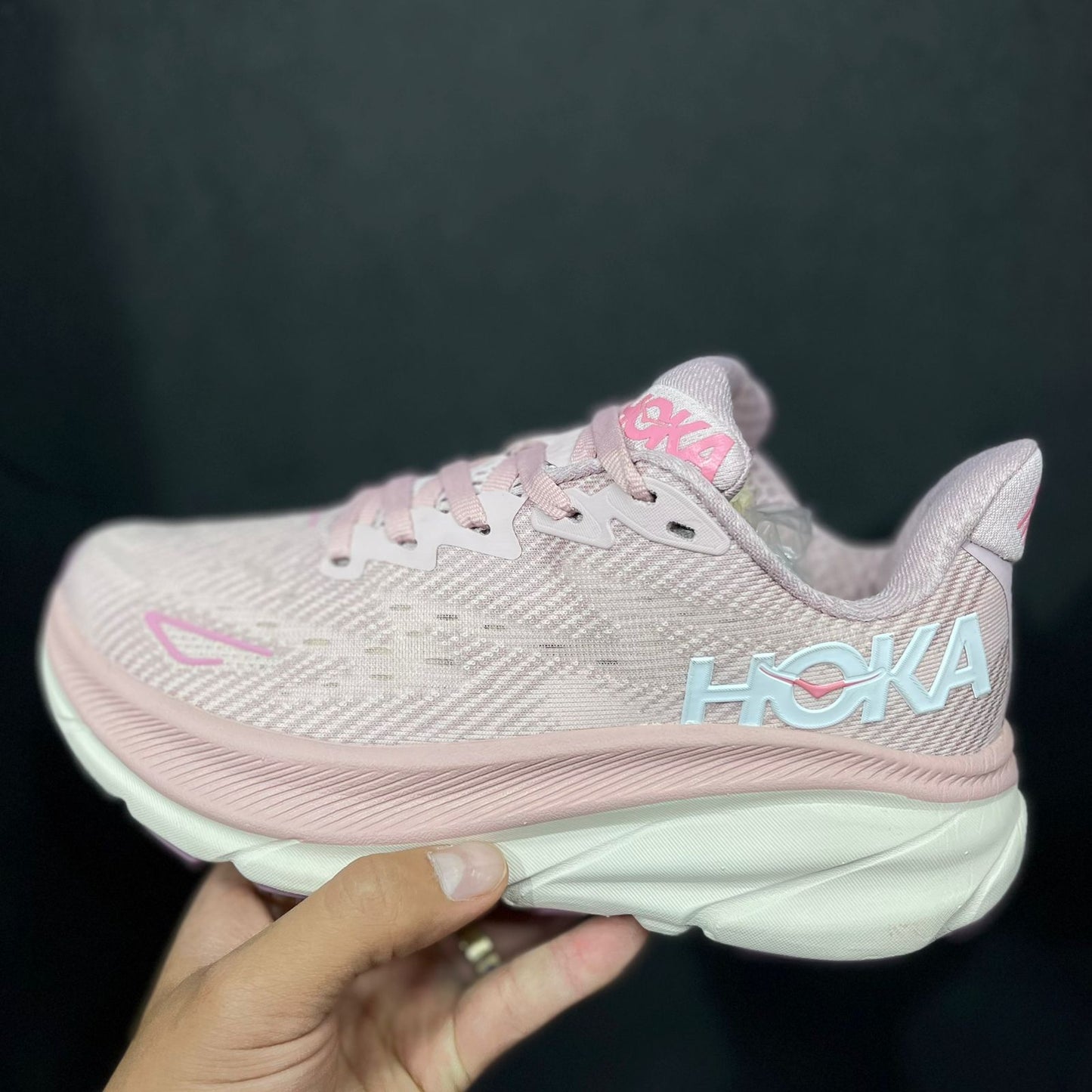 HOKA ONE ONE