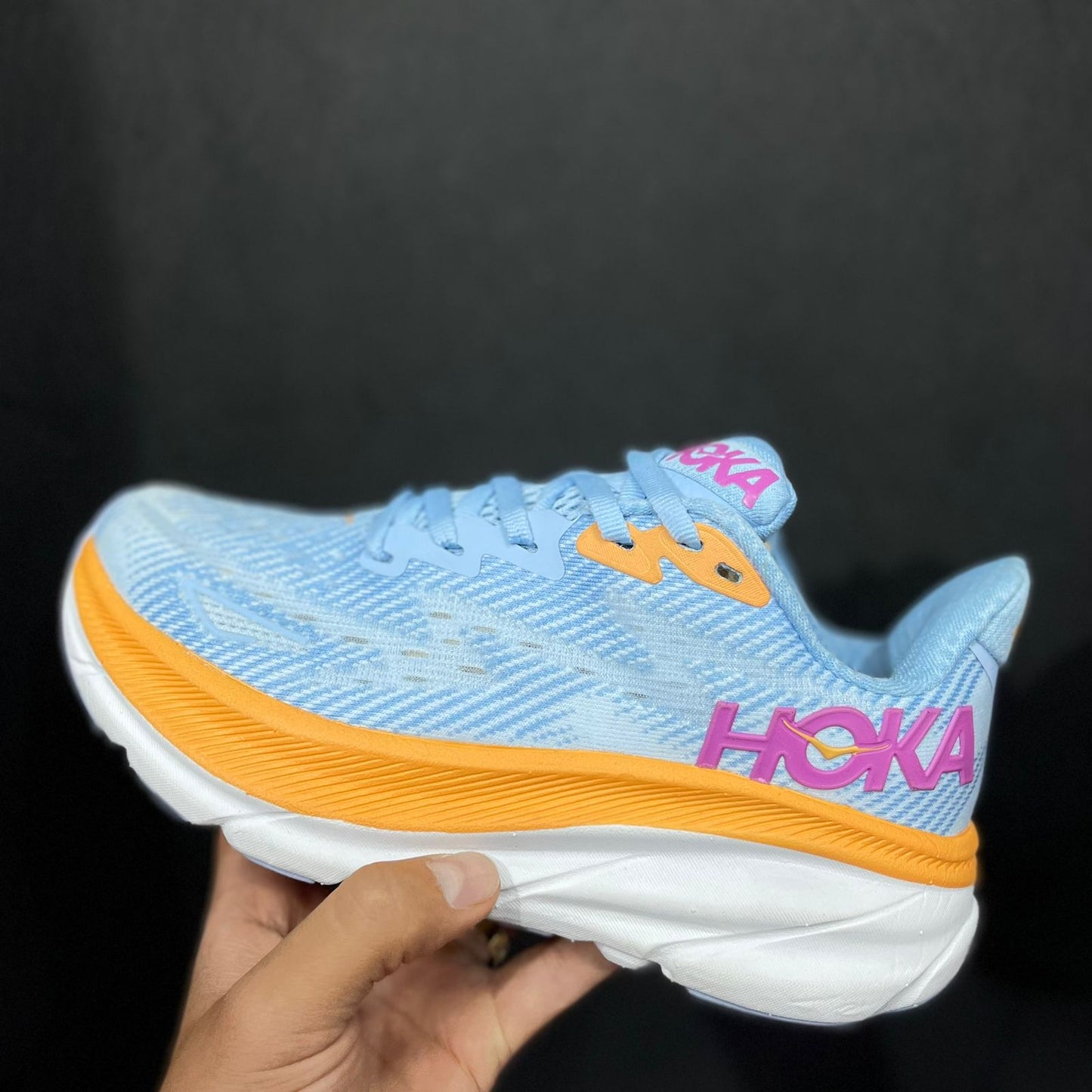 HOKA ONE ONE