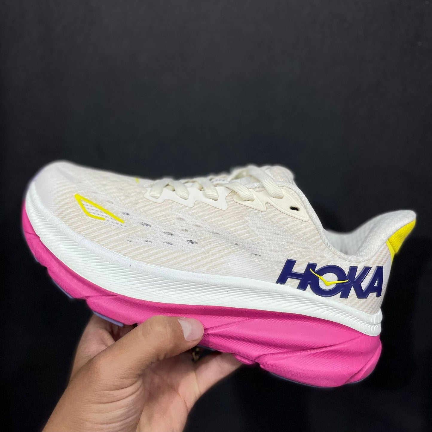 HOKA ONE ONE