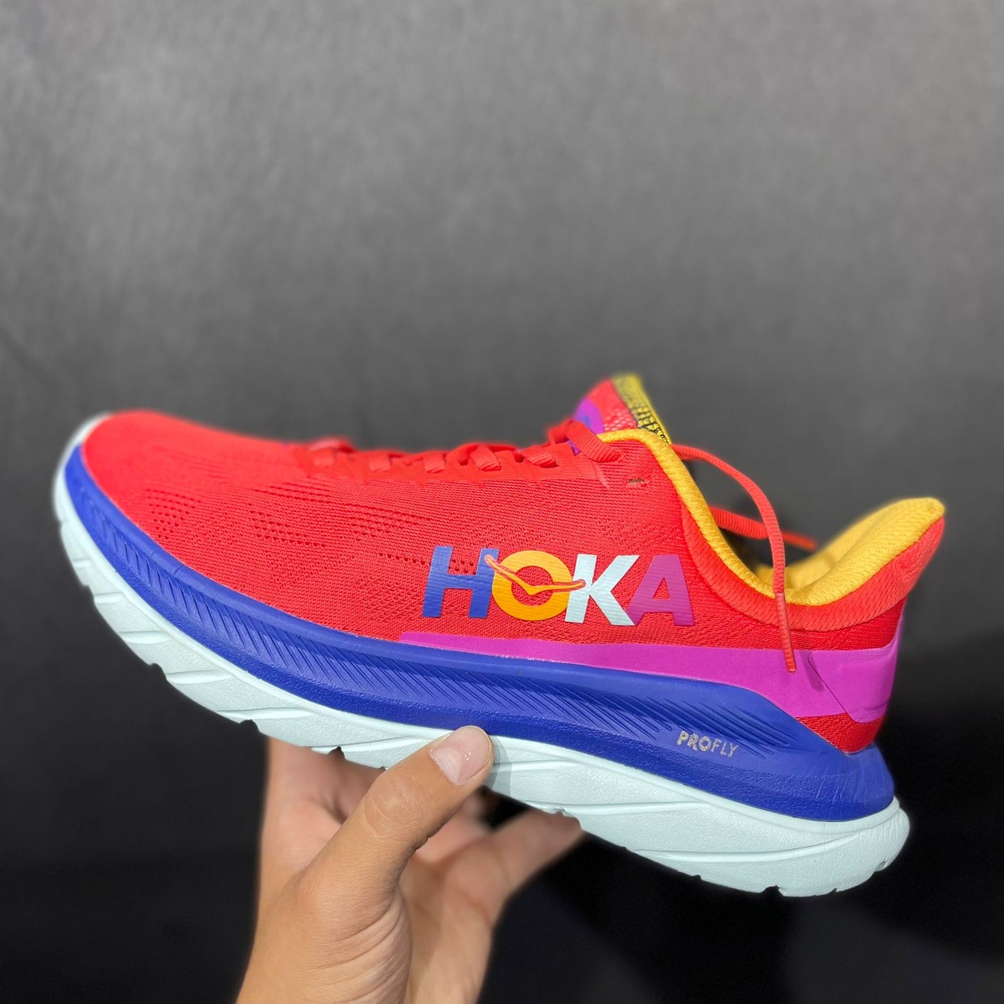 HOKA ONE ONE