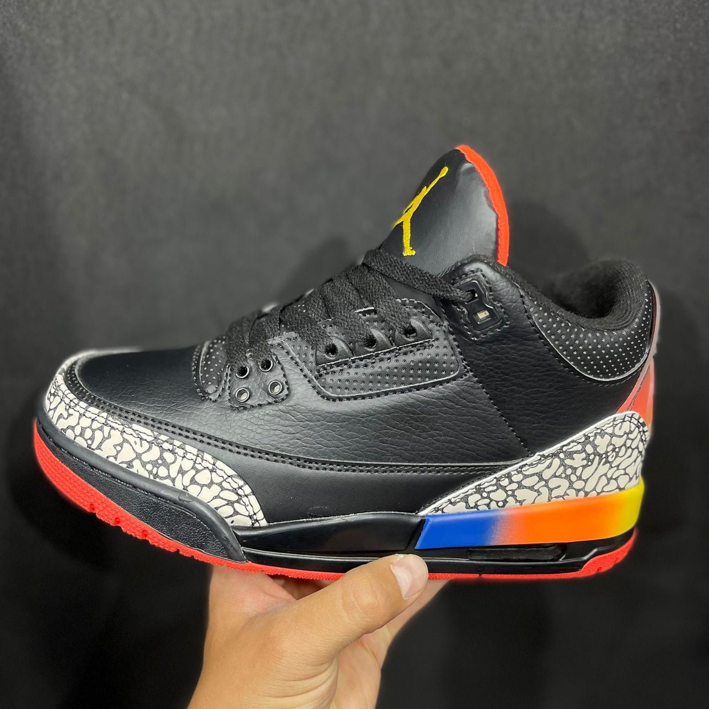 JORDAN RETRO J BALVIN – La Grasa De Jacs