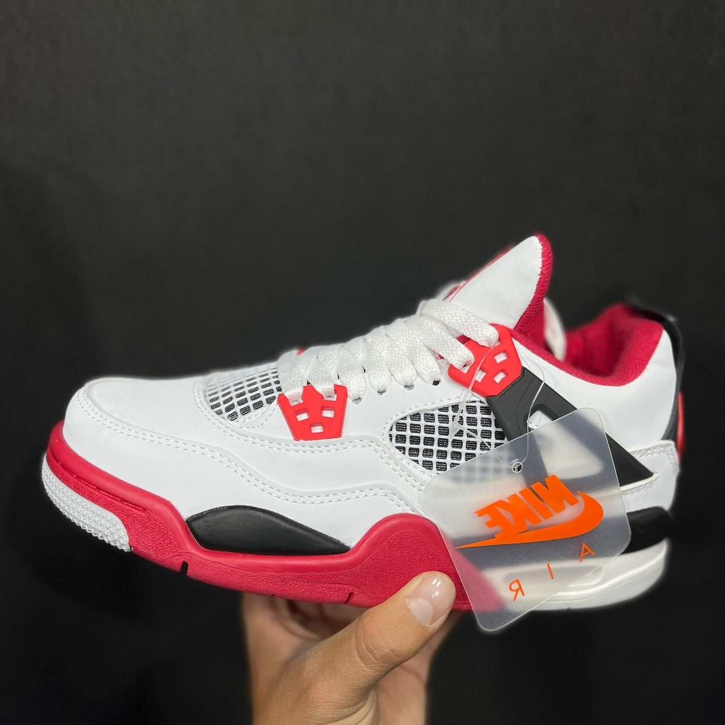JORDAN RETRO 4