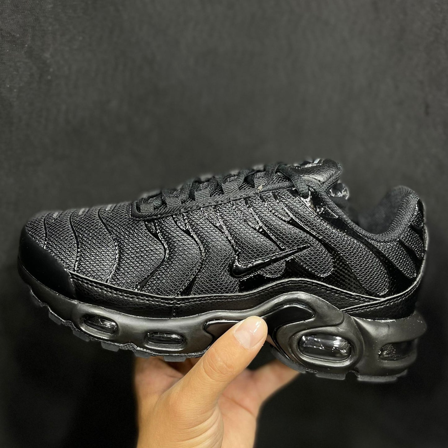 NIKE AIRMAX PLUS