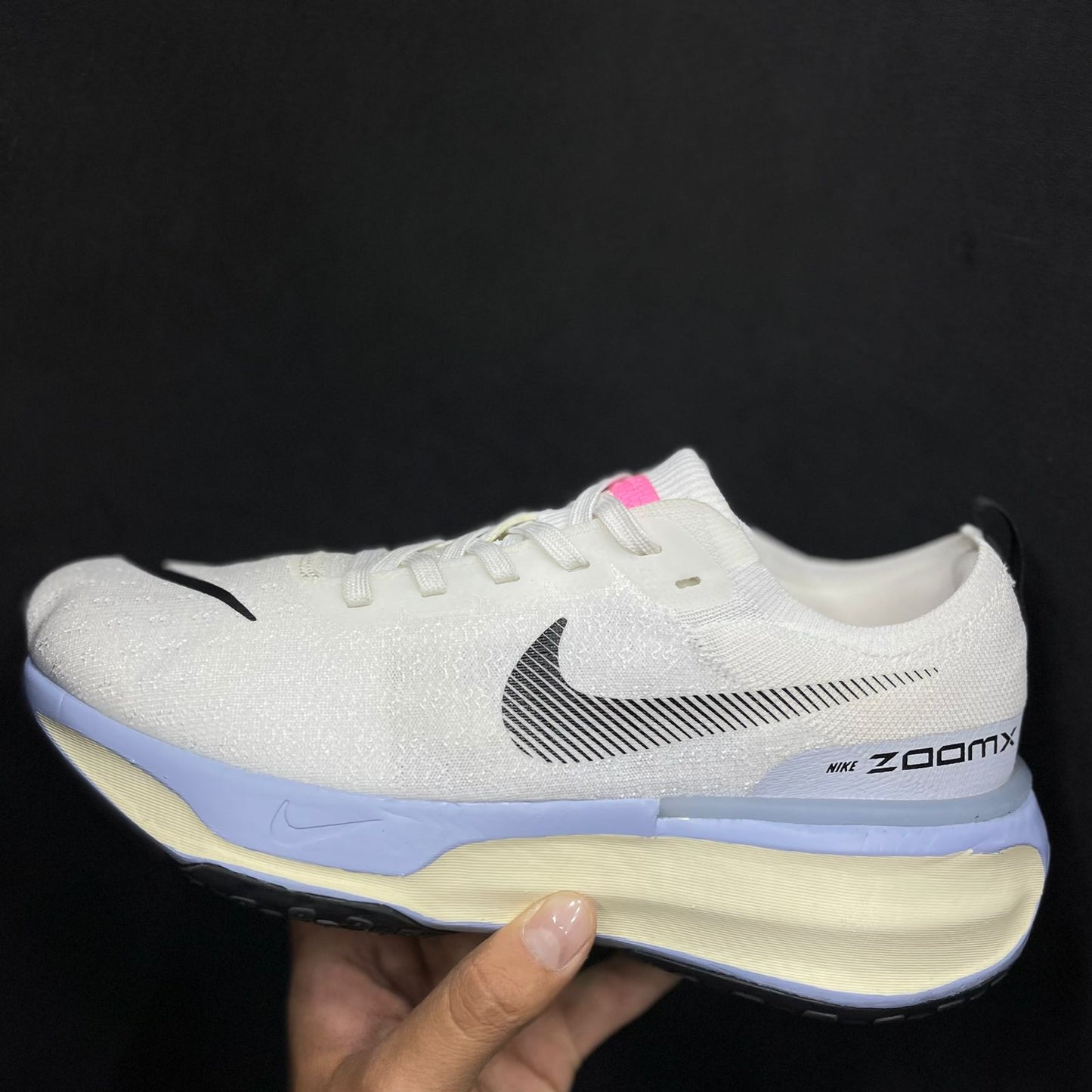 NIKE INVINCIBLE