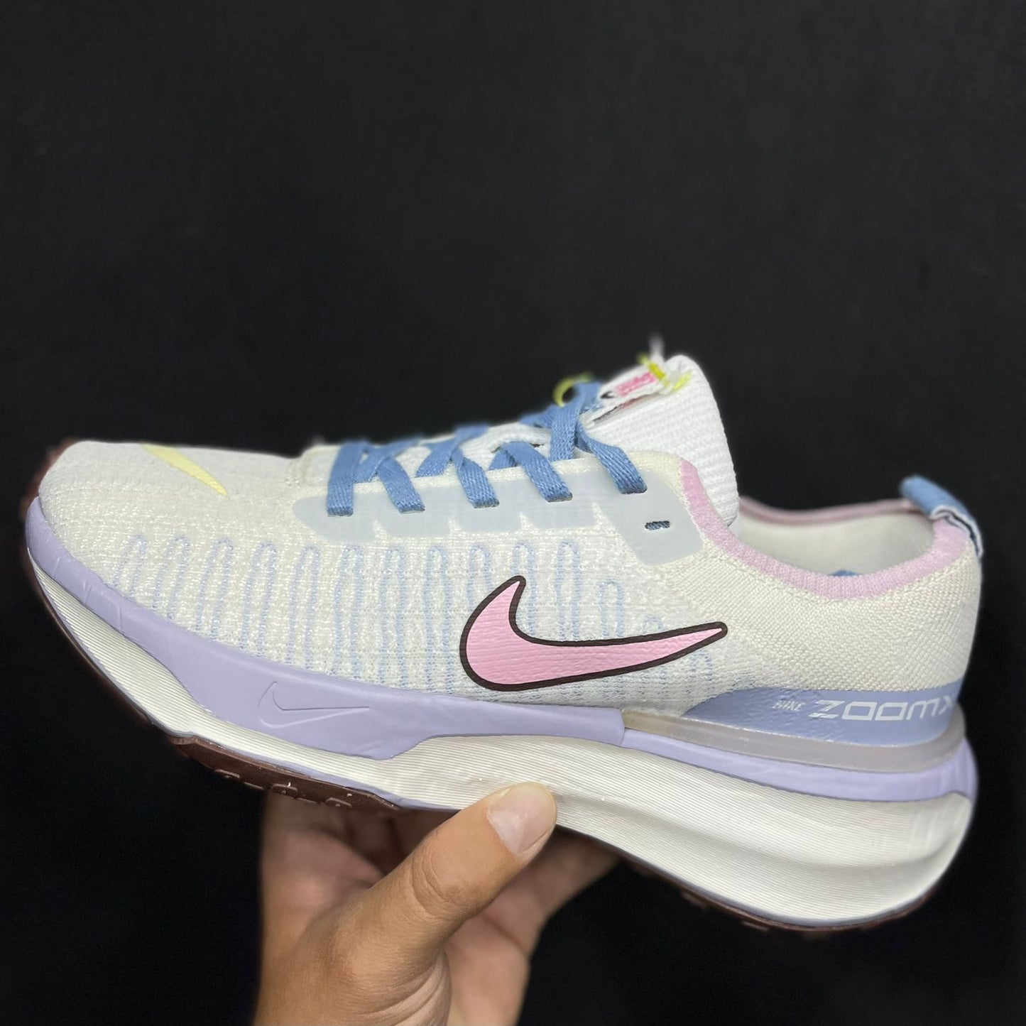 NIKE INVINCIBLE