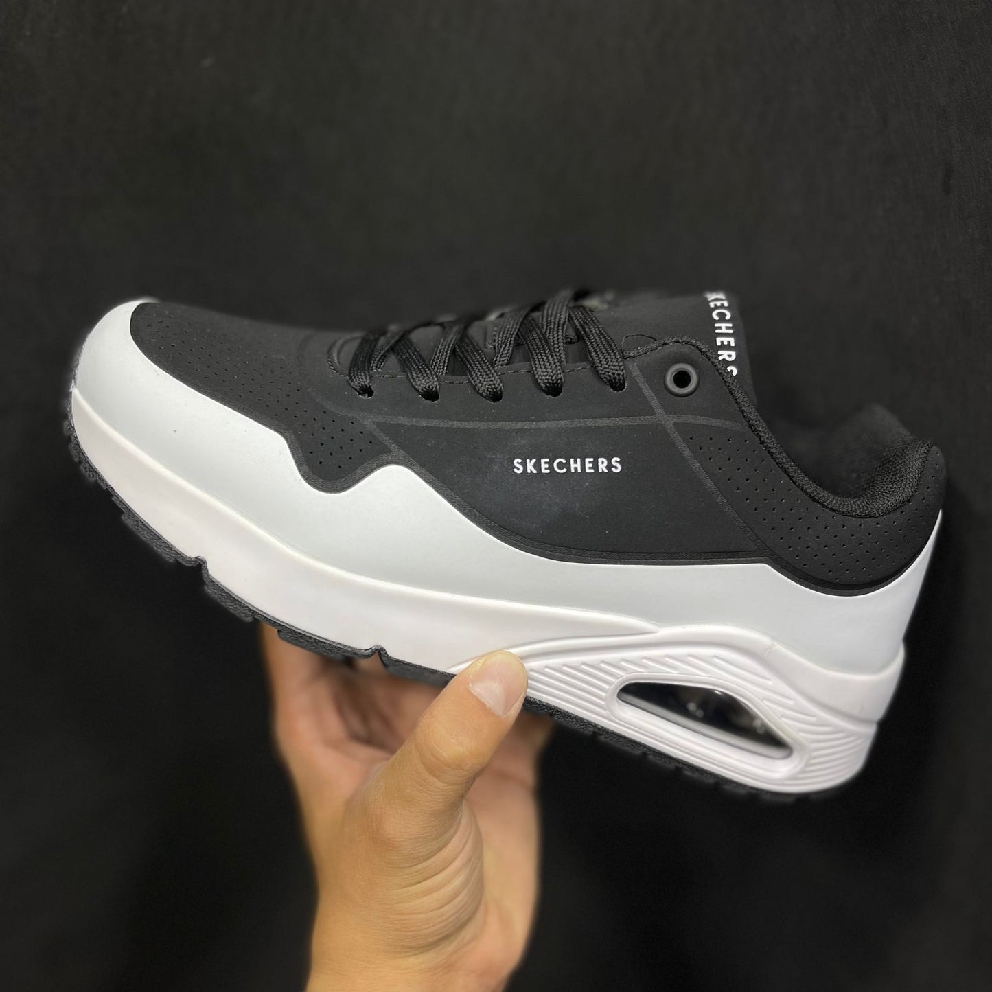 SKECHERS UNO